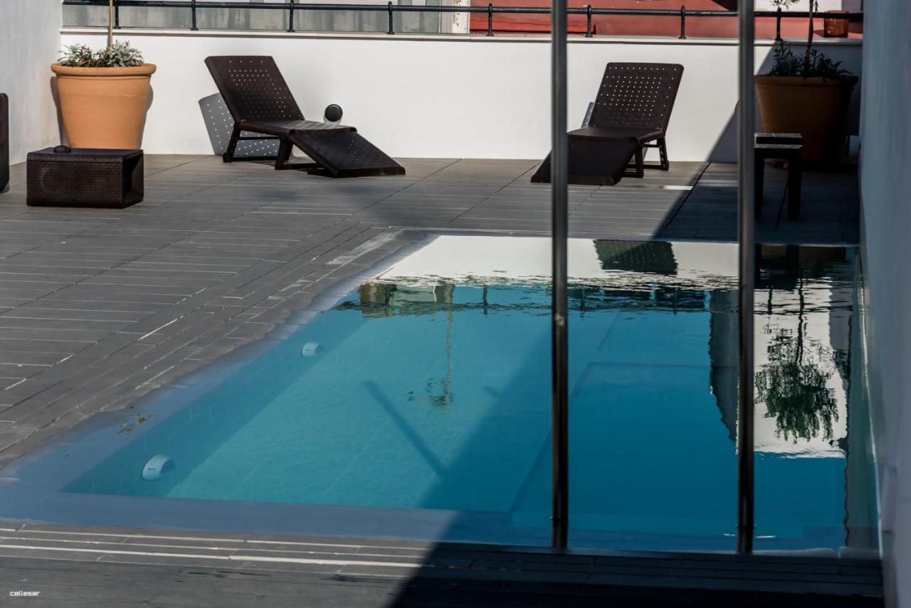 Welldone Quality - Crystal Pool Hotel Seville Exterior photo